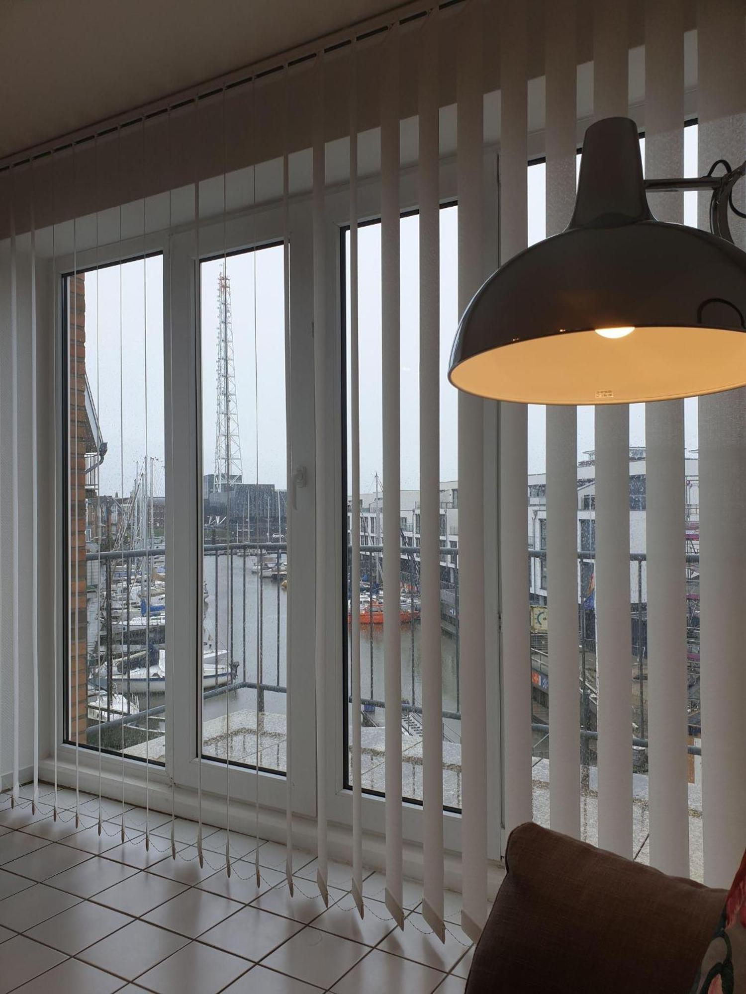 Marina-View Apartment Куксхавен Екстериор снимка
