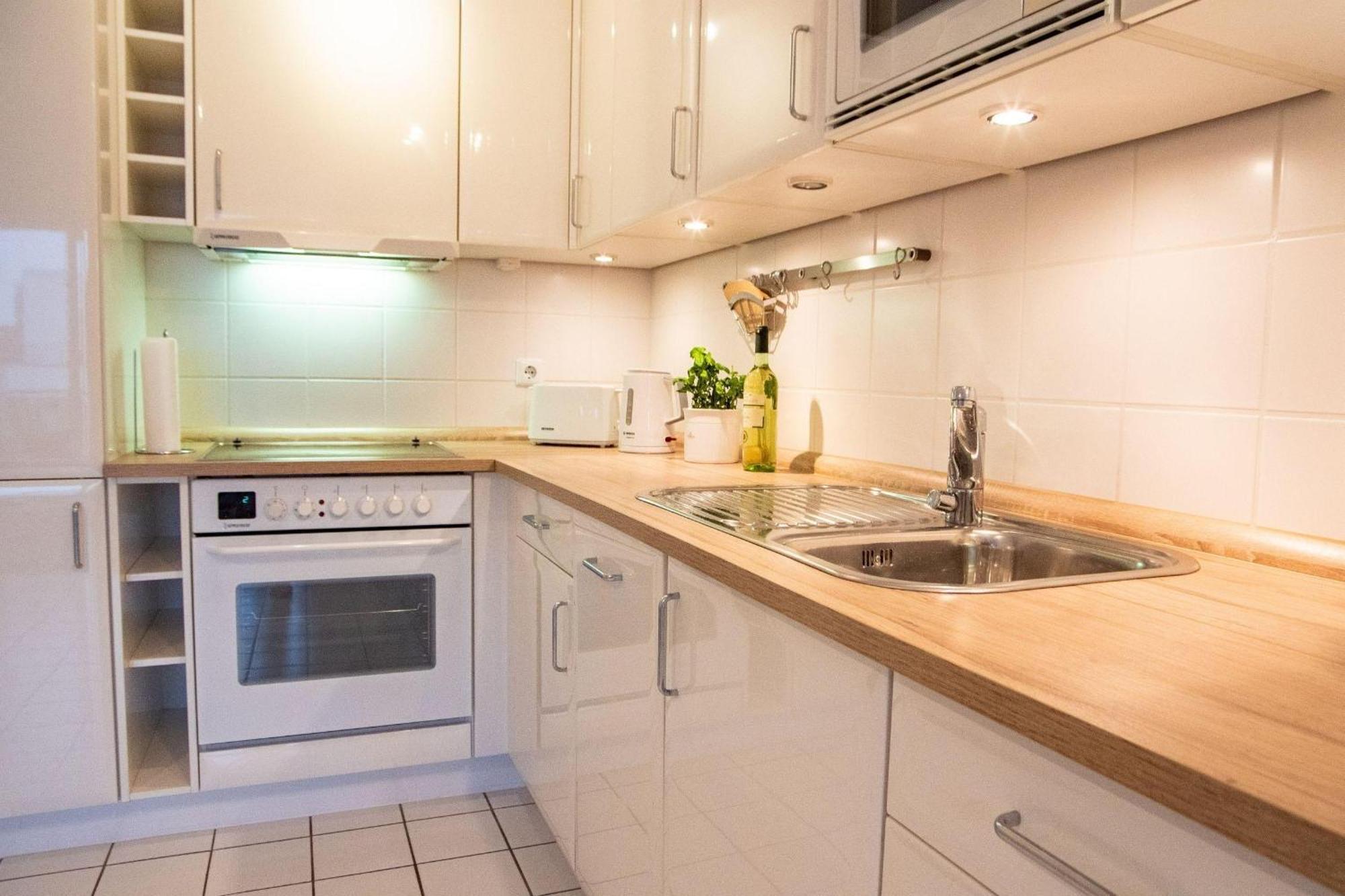 Marina-View Apartment Куксхавен Екстериор снимка